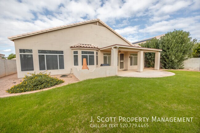 Building Photo - 7417 W Candelaria Dr