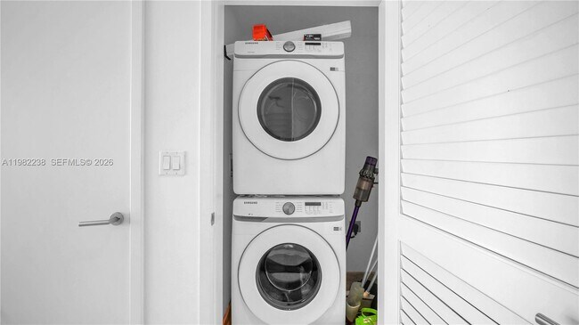 Building Photo - 88 SW 7th St