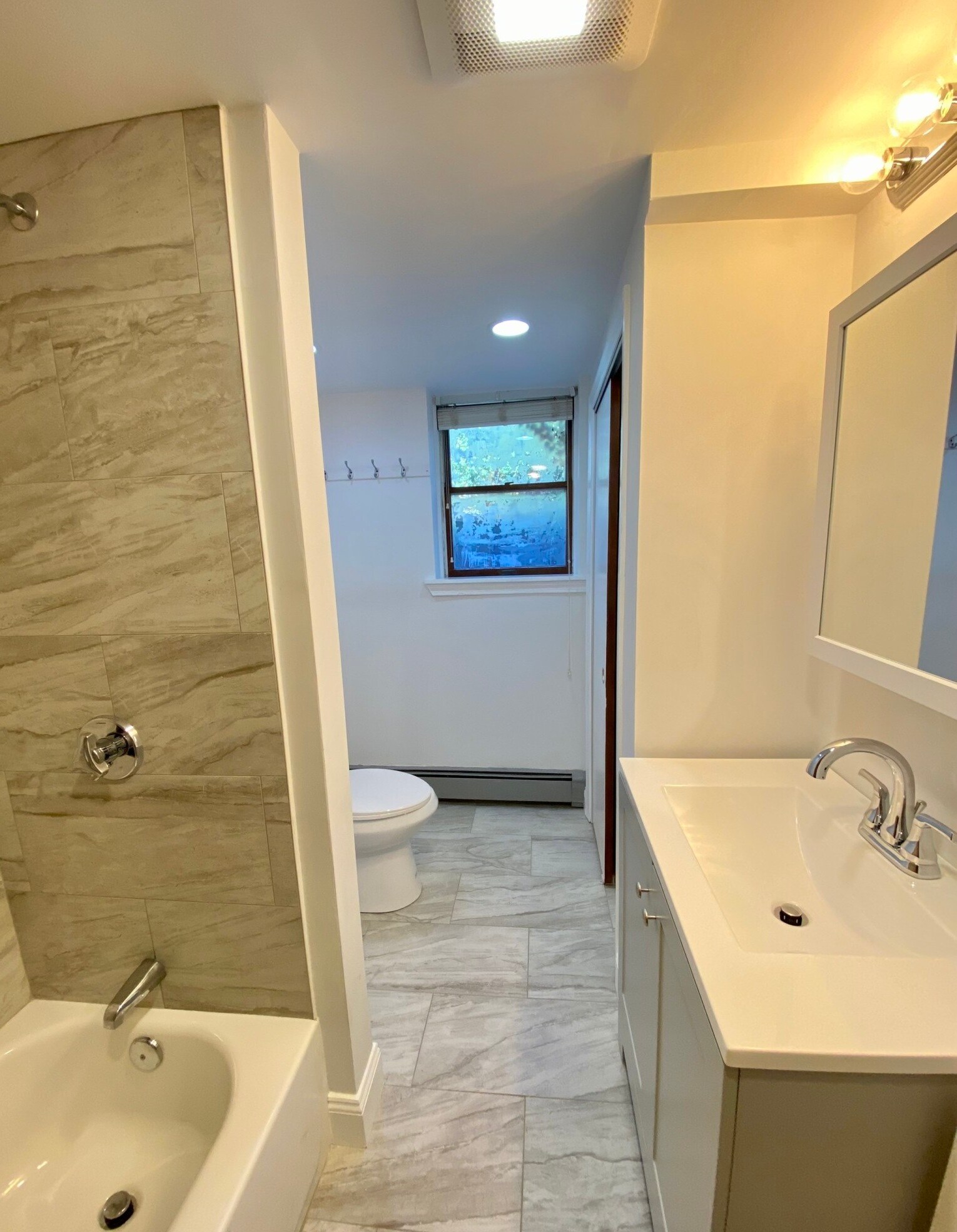 Building Photo - 31 Loomis St