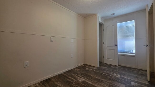 Building Photo - 3/2 MOBILE HOME IN COMMANDER'S PALACE - FRENSHIP ISD