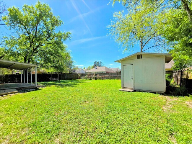 Building Photo - 12645 Lake Conroe Hills Dr