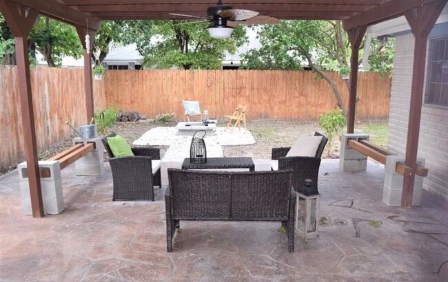 Building Photo - Perfect Fit, Perfect Home In McAllen!