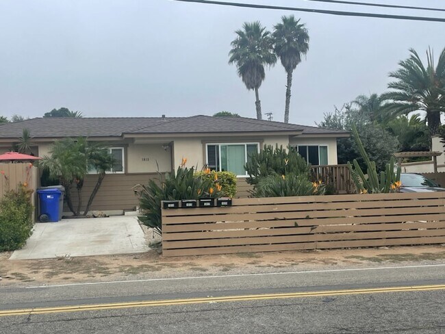 Primary Photo - 1013 Regal Rd