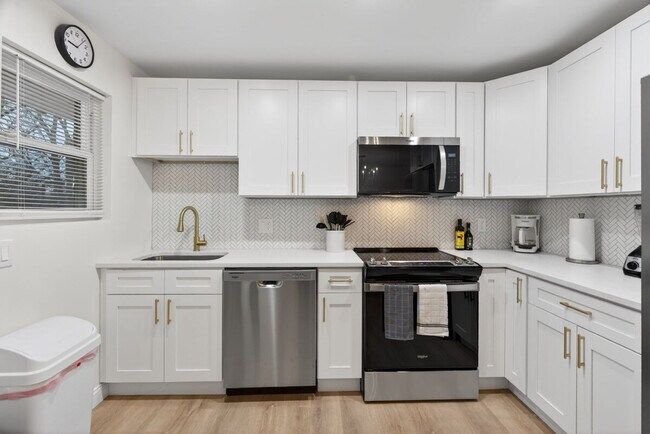 Building Photo - 3831 Brown Rd