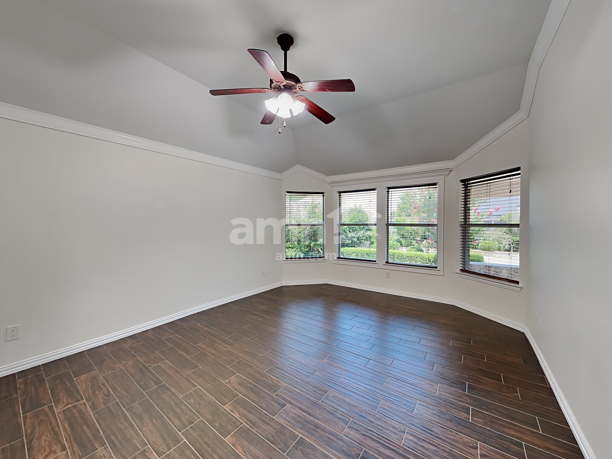 Building Photo - 2228 Coopers Hawk Ct
