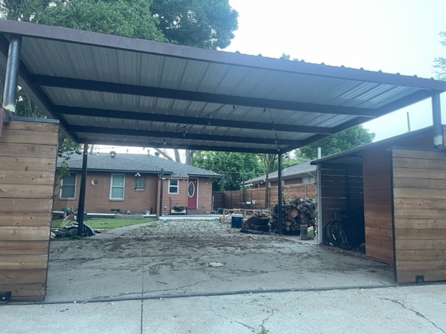 Building Photo - 10020 Losa Dr