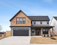 Building Photo - 6114 S 40th Pl