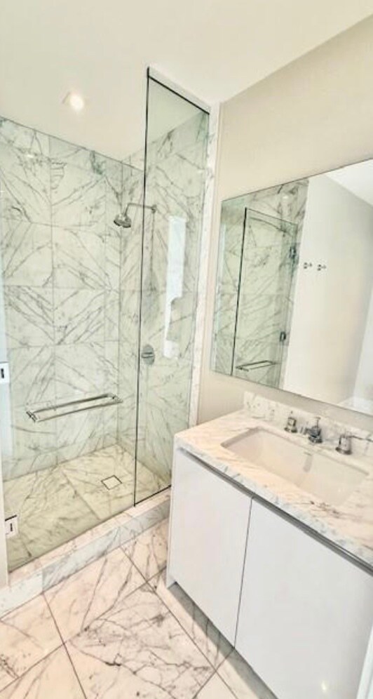 Building Photo - 16901 Collins Ave