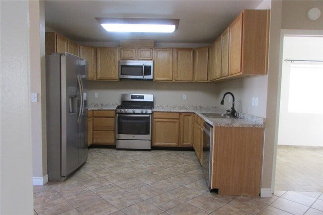 Building Photo - 548 Ramar Rd