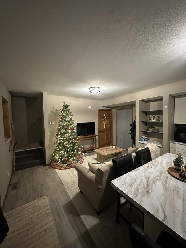 Building Photo - 118 N Wisconsin St