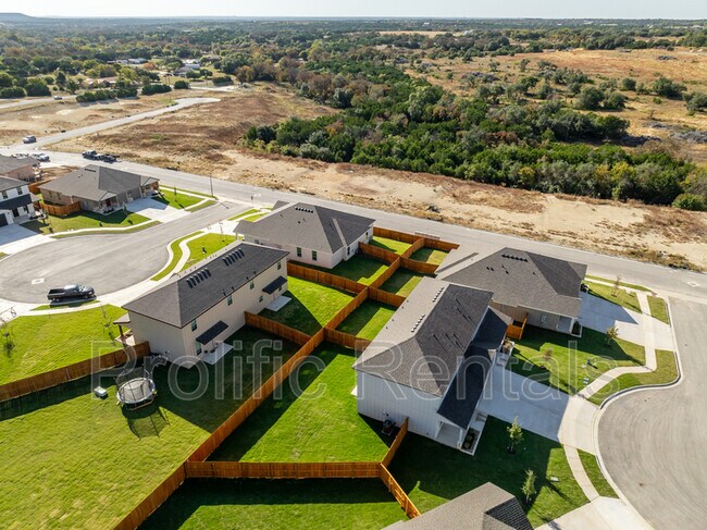 Building Photo - 103 Lost Trl