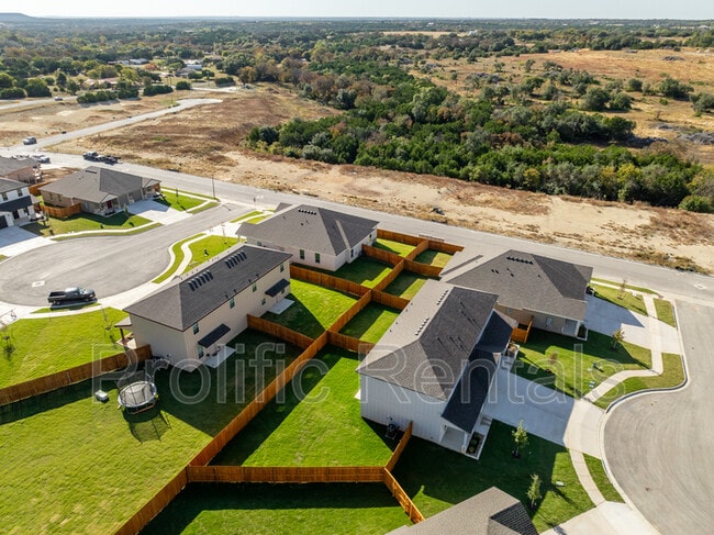 Building Photo - 106 Levi Ct