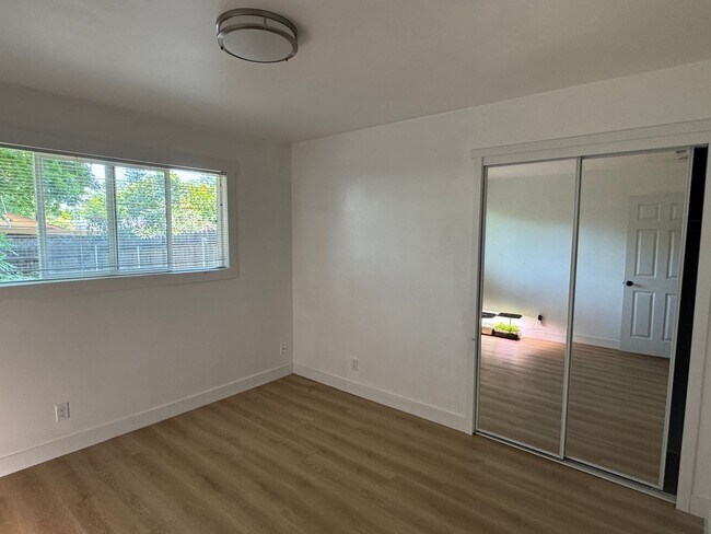 Building Photo - 5810-5812 Hazel Avenue