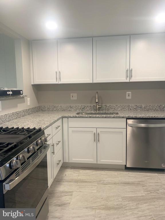 Building Photo - 5353 Columbia Pike