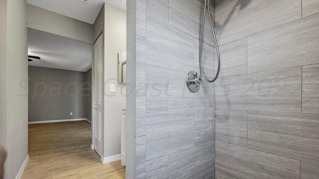 Building Photo - 318 Sun Dial Ct