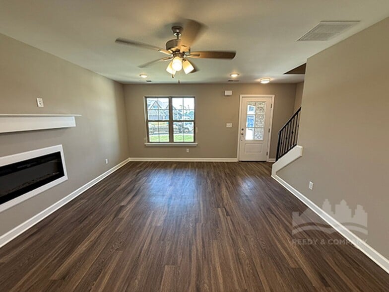 Building Photo - 9695 Bloomington Cir