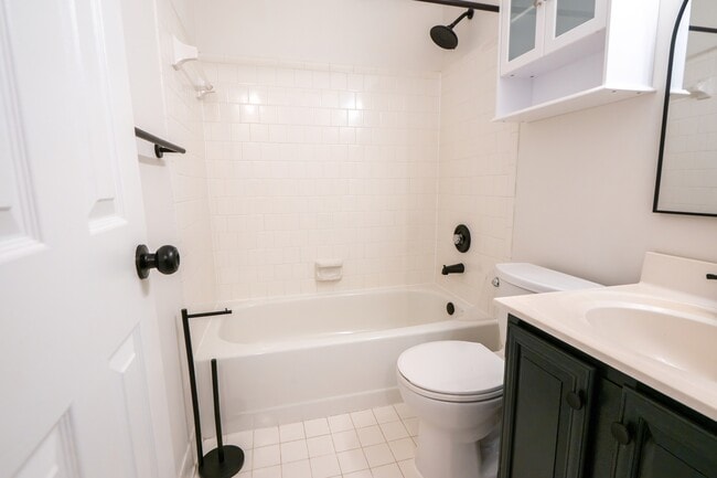 Building Photo - 2119 Hutchison Grove Ct