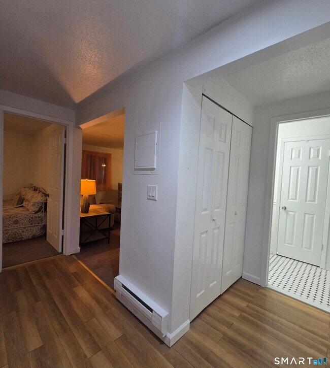 Building Photo - 7 Padanaram Rd