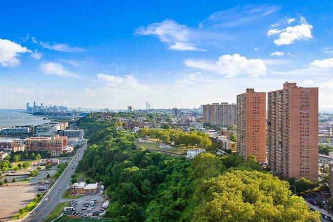 Building Photo - 6040 BLVD E