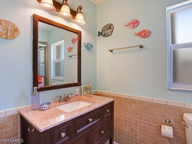 Building Photo - 625 97th Ave N