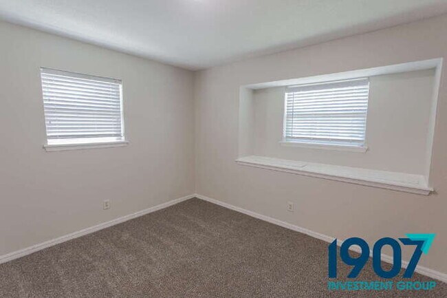 Building Photo - Charming 3-Bedroom Home in Moore with Spac...