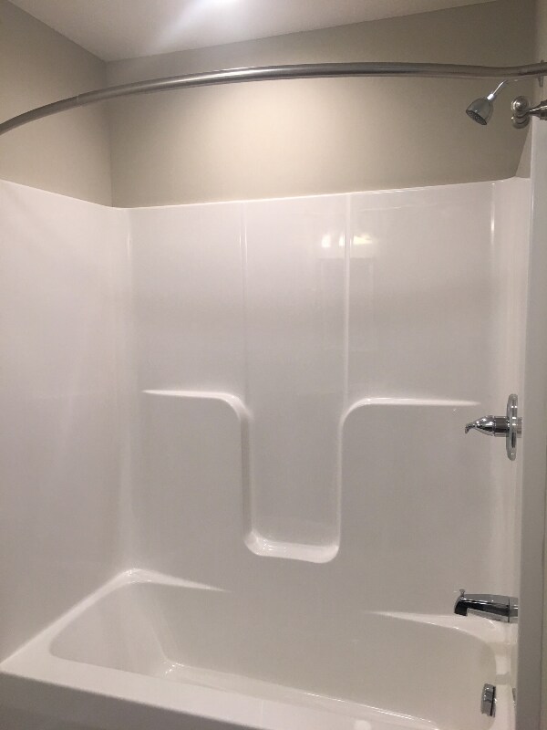 Building Photo - 320 E Main St