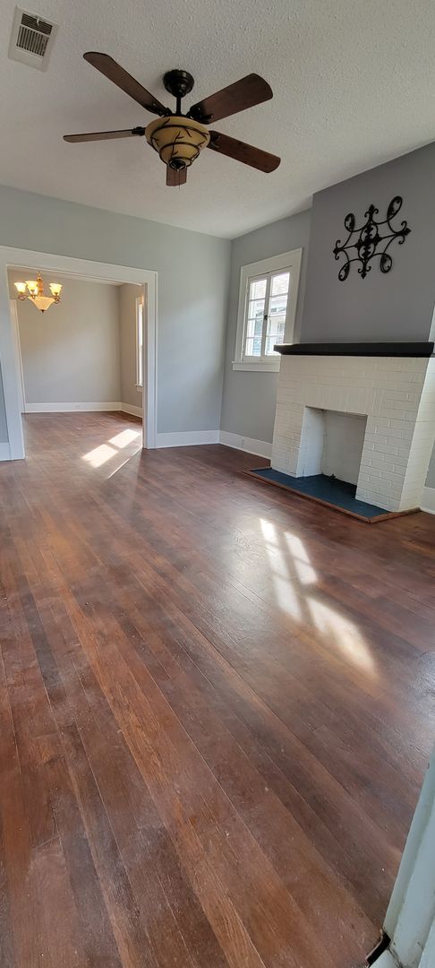 Building Photo - Gorgeous fully remodeled Craftsman style h...