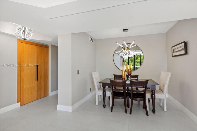 Building Photo - 3610 Yacht Club Dr
