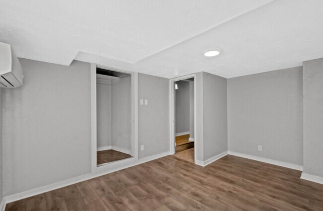 Building Photo - 2701-2703 Oakley Way (Full Service)