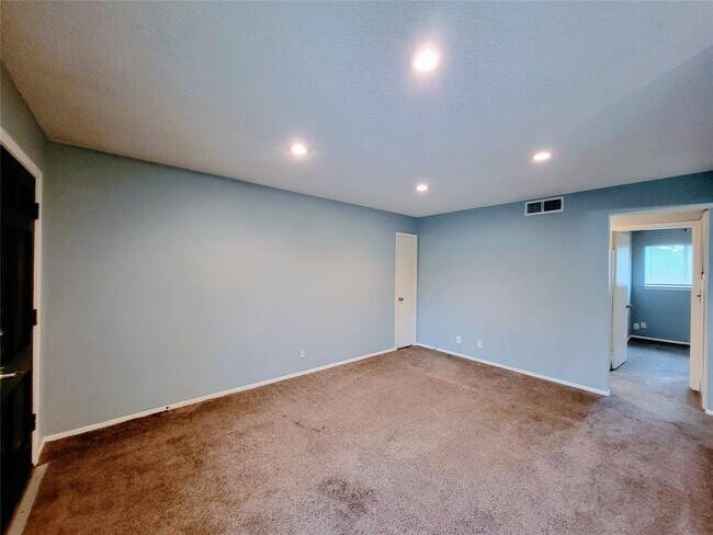 Building Photo - 3429 Willowrun Dr