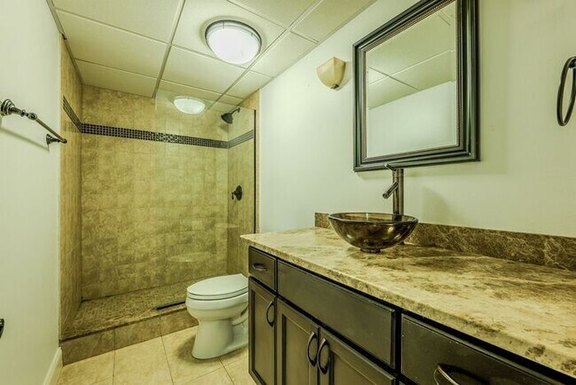 Building Photo - 4518 Club House Dr