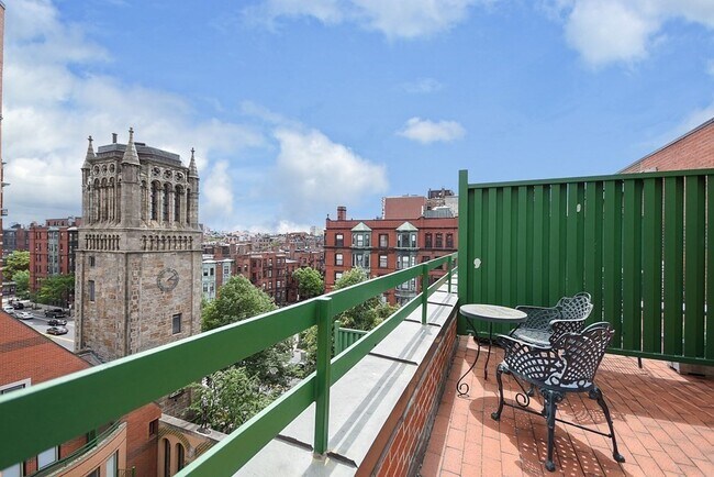 Building Photo - 492 Beacon St