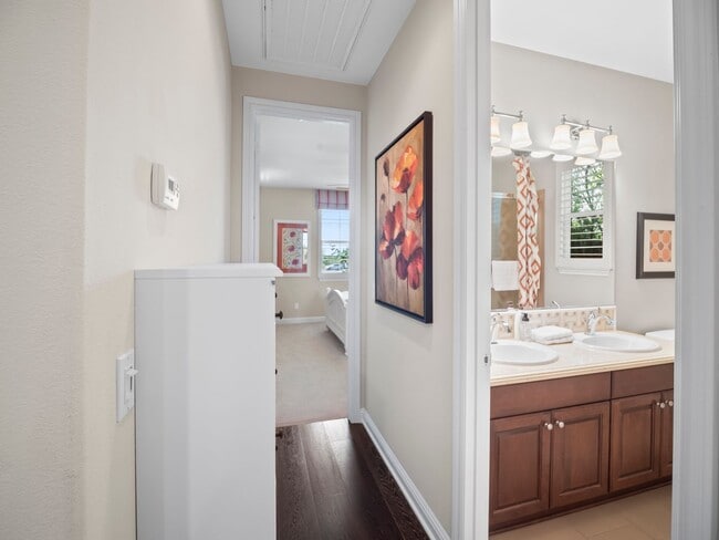 Building Photo - Showing Times: to schedule a viewing, please call & contact us