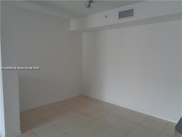 Building Photo - 720 SW 111th Ave