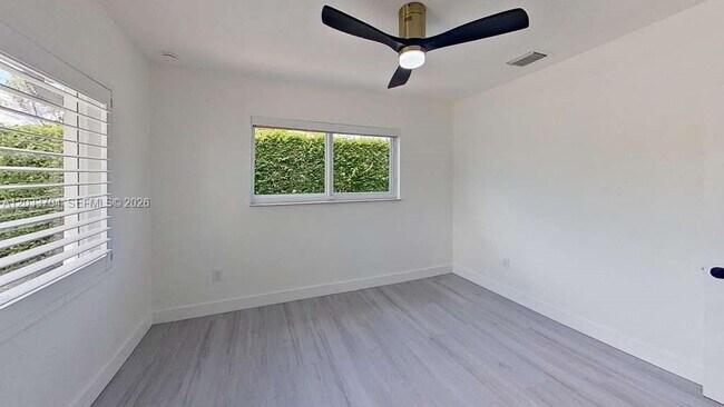 Building Photo - 3030 SW 96th Ave