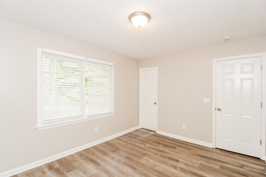 Building Photo - 5902 Bridgemont Pl