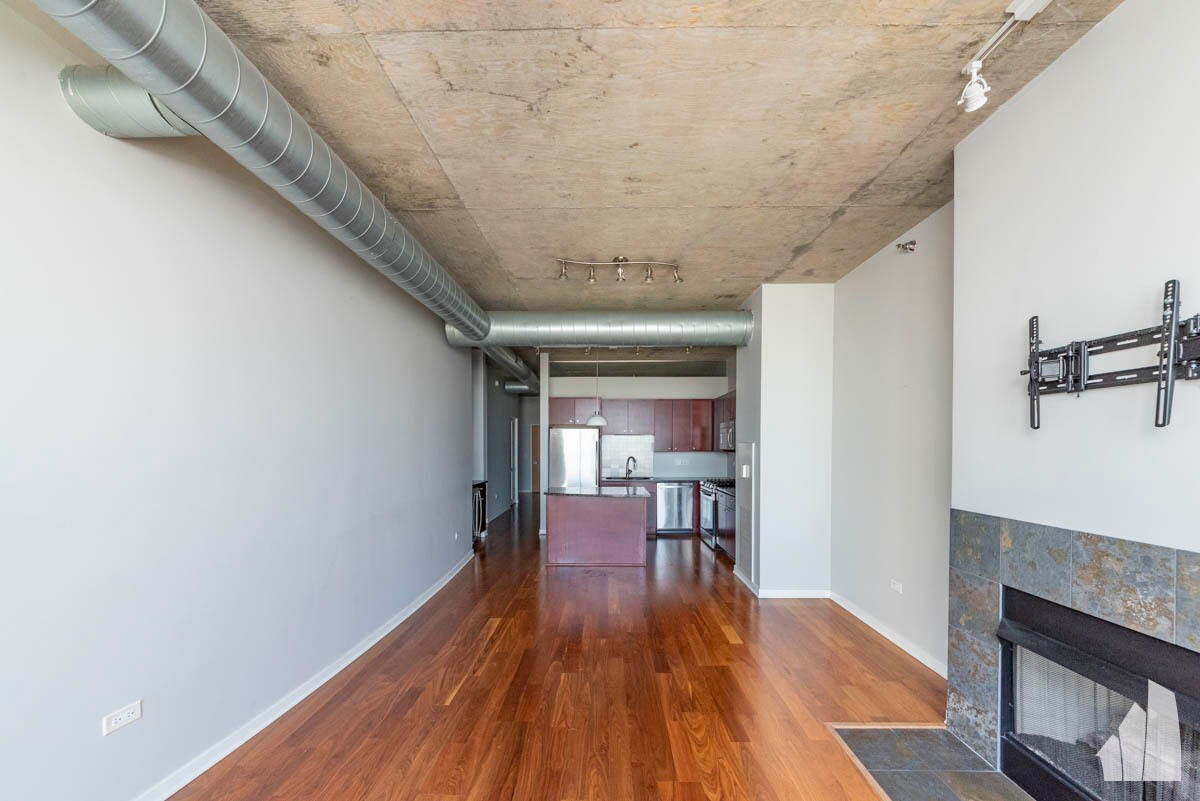 Building Photo - 700 N Larrabee St