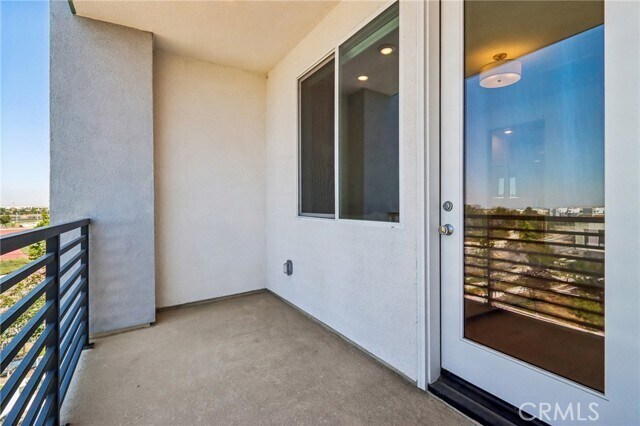 Building Photo - 275 Sash