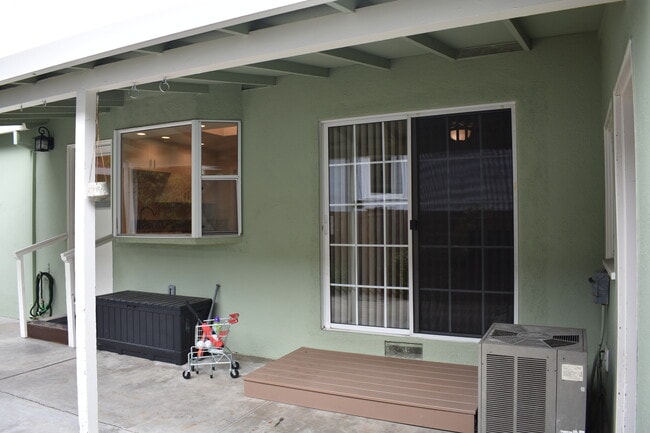 Building Photo - 102 Bonita Ave
