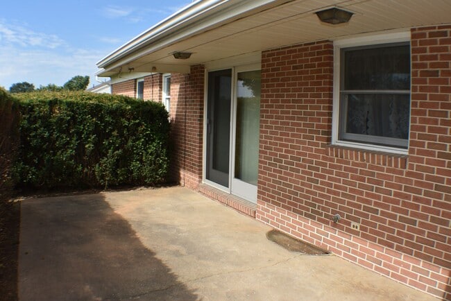 Building Photo - Rancher