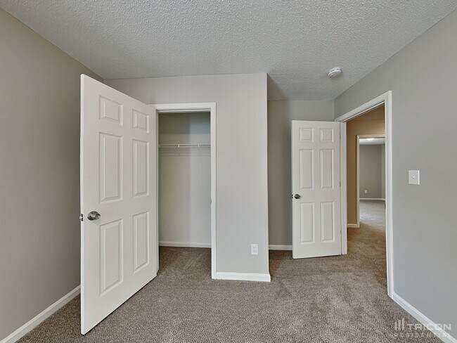 Building Photo - 11335 Fox Hill Dr