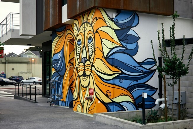 Building Photo - The Leo