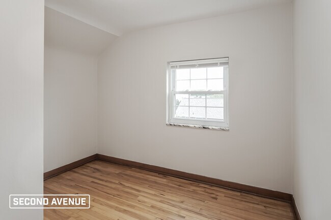 Building Photo - 125 Marion St