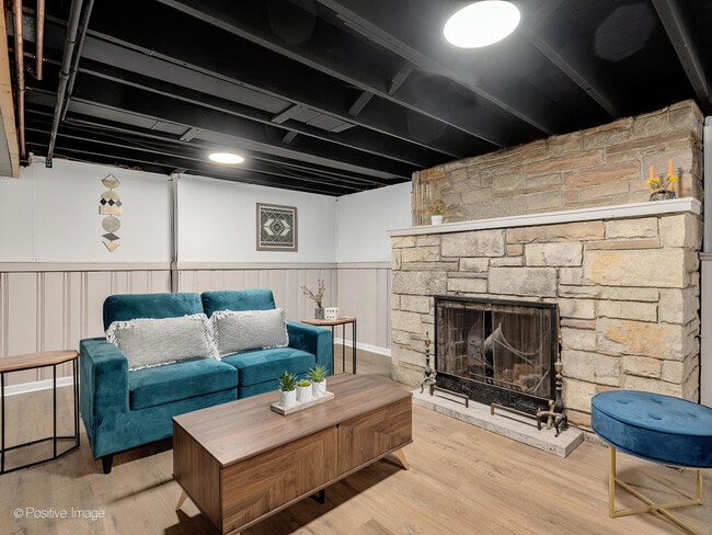 Building Photo - 1722 N 75th Ct