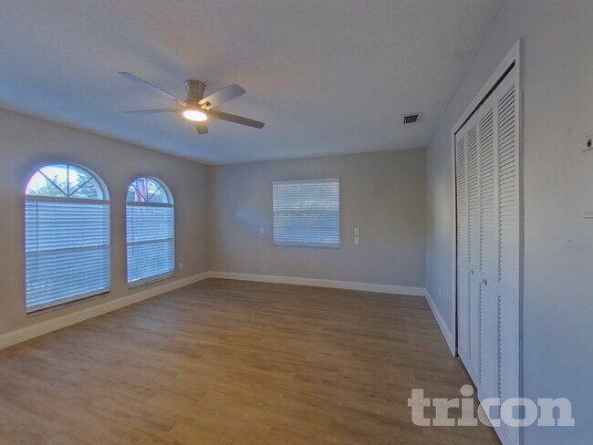 Building Photo - 4921 Simmons Rd