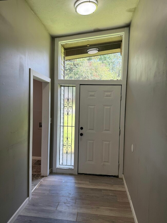 Building Photo - 1063 Capri Cir