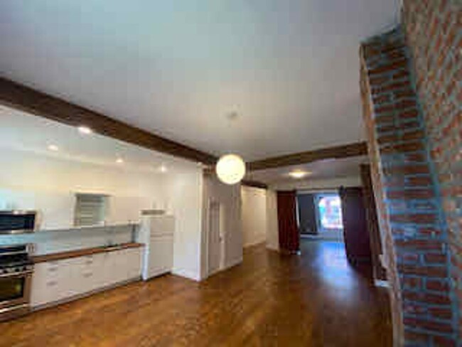 Building Photo - 3020 Cherokee St
