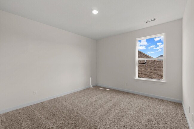 Building Photo - 5663 Ralph Dobbs Way