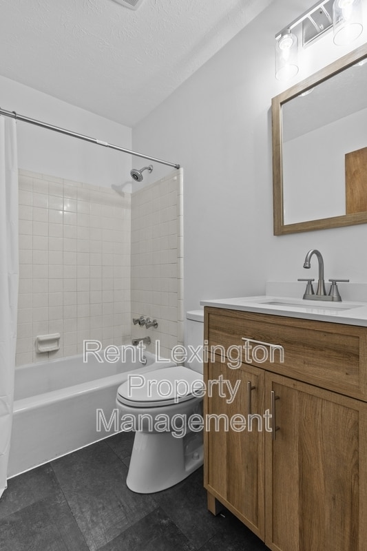 Building Photo - 4021 Victoria Way