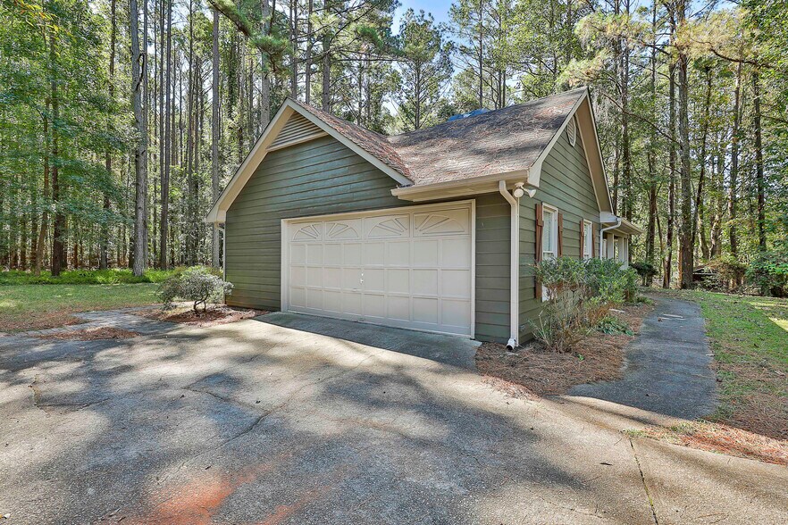 Building Photo - 37 Seven Pines Cir